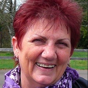 Meet your Posher, Lois